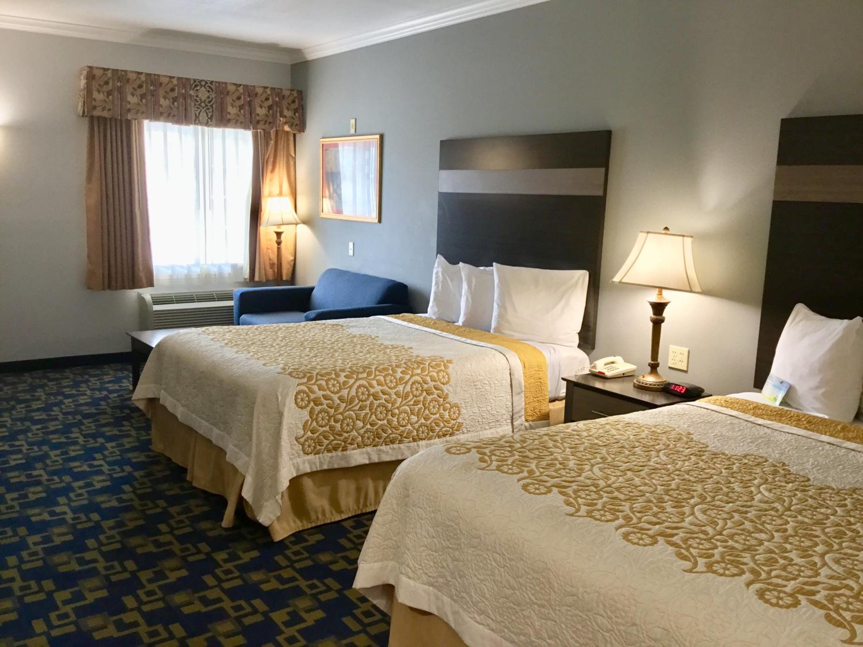 Room, 2 Queen Beds, Bathtub, Accessible