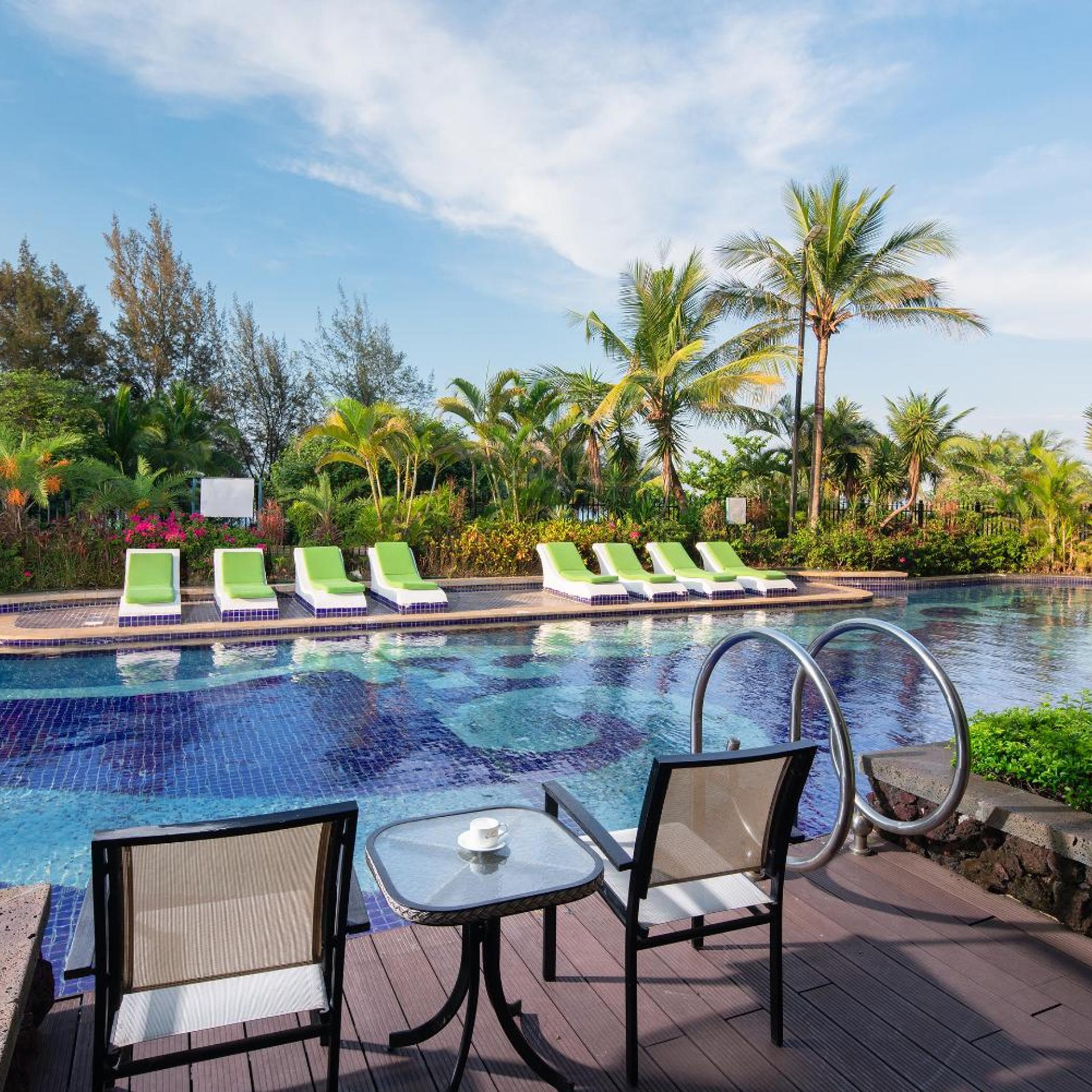 Country Garden Golden Beach Spring Hotel 61/86