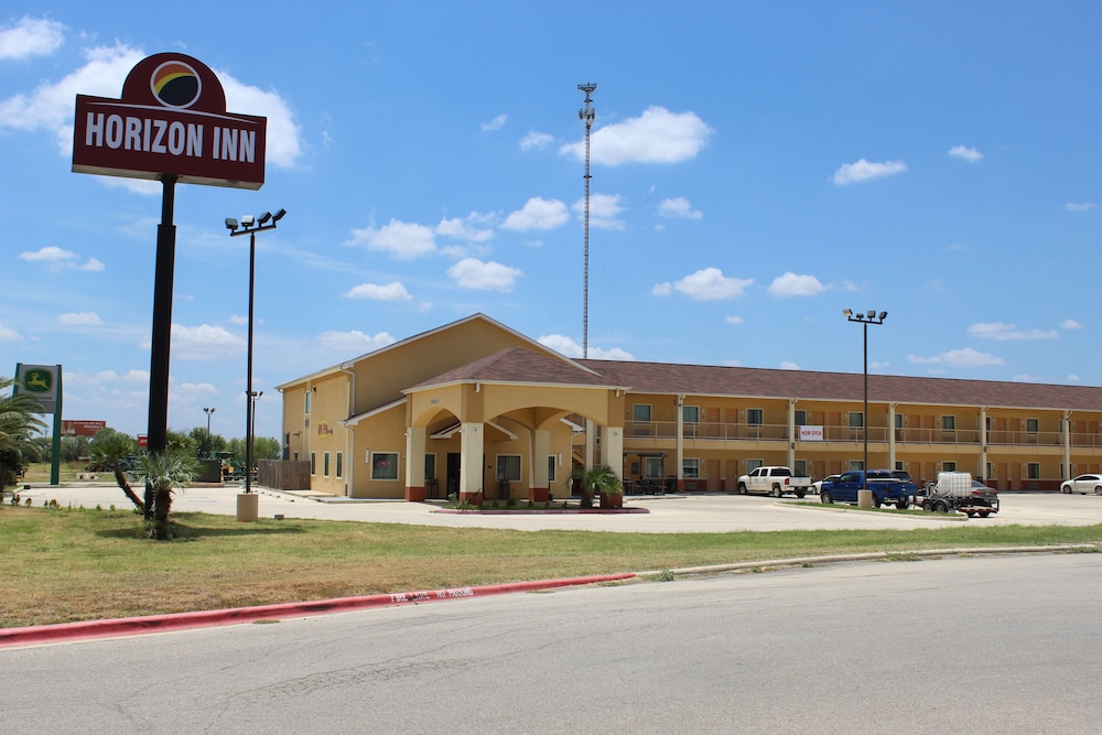 Horizon Inn & Suites 4/36