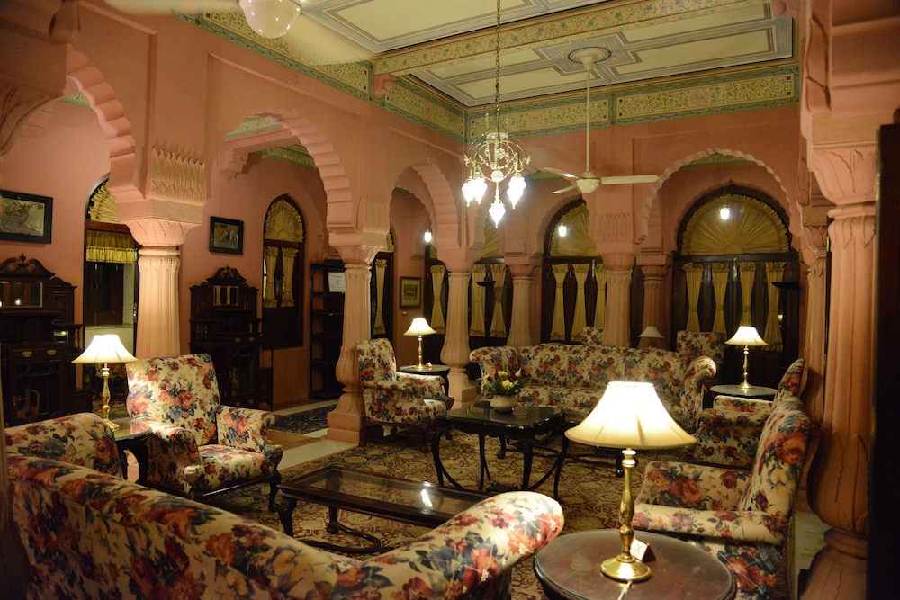 GAJNER PALACE 10/22