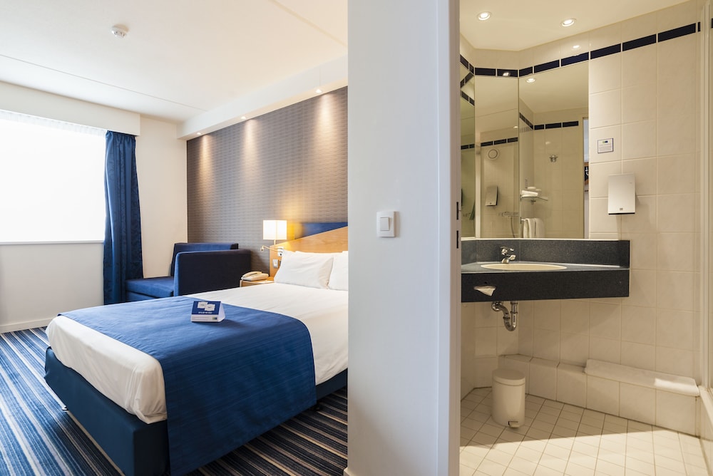 Holiday Inn Express Antwerp City North 30/76