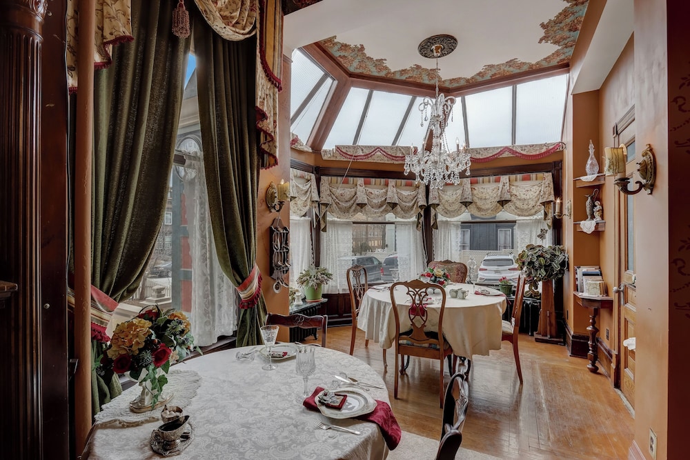 Schuster Mansion Bed & Breakfast 39/51