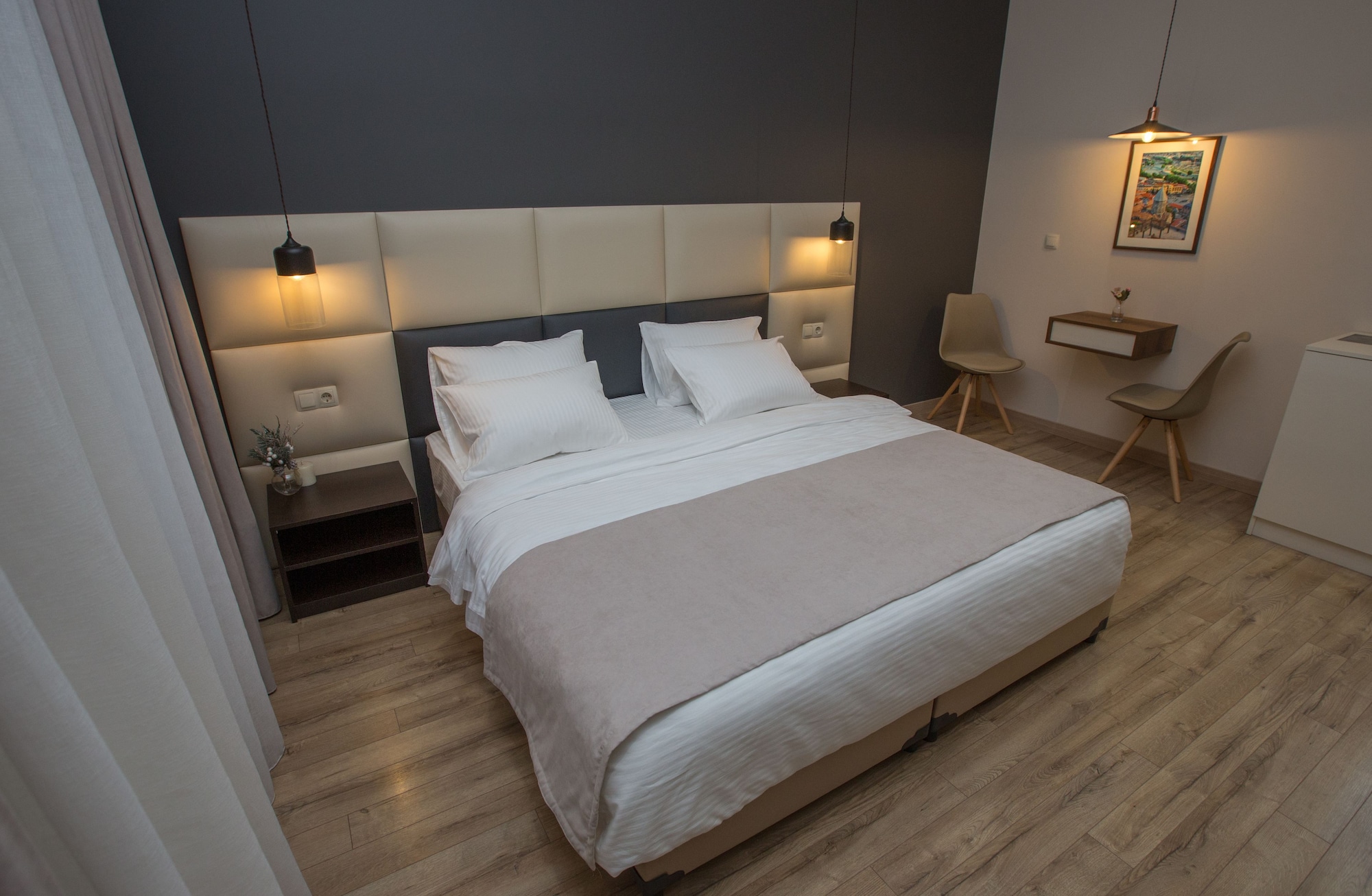 DELUXE, TRIPLE, KING BED, CITY VIEW