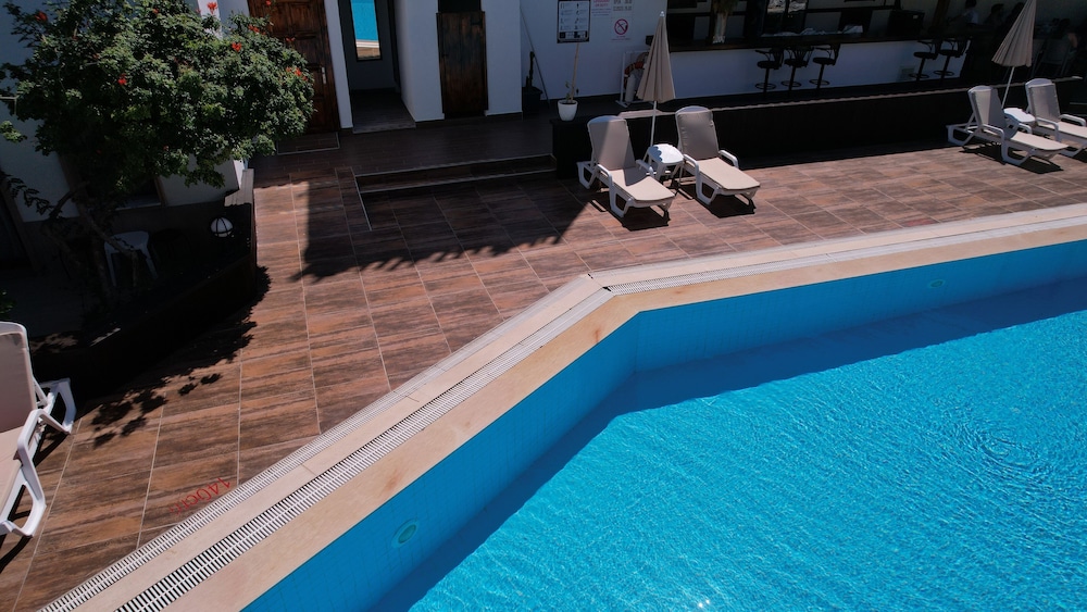 Flora Bodrum Hotel 60/63