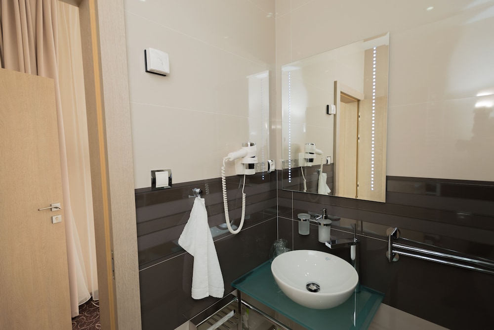 KOSICE HOTEL 17/47