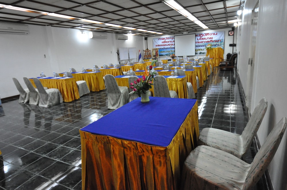 Basaya Beach Hotel And Resort 46/63
