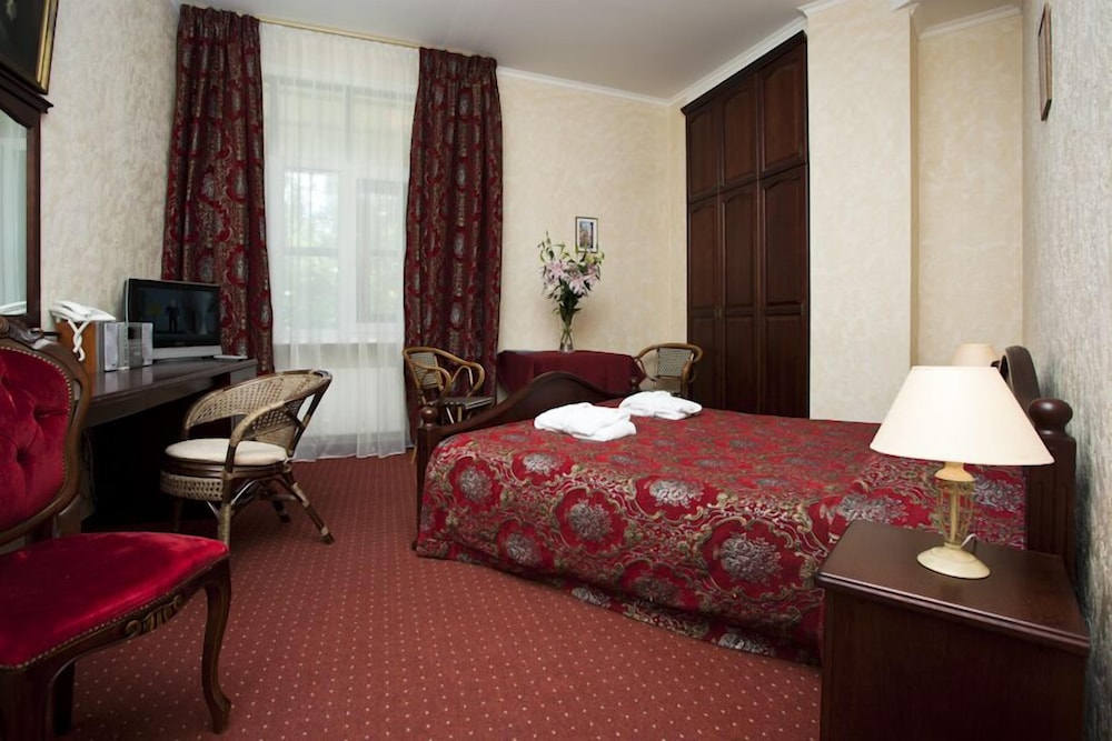 Monte Kristo Hotel 20/95