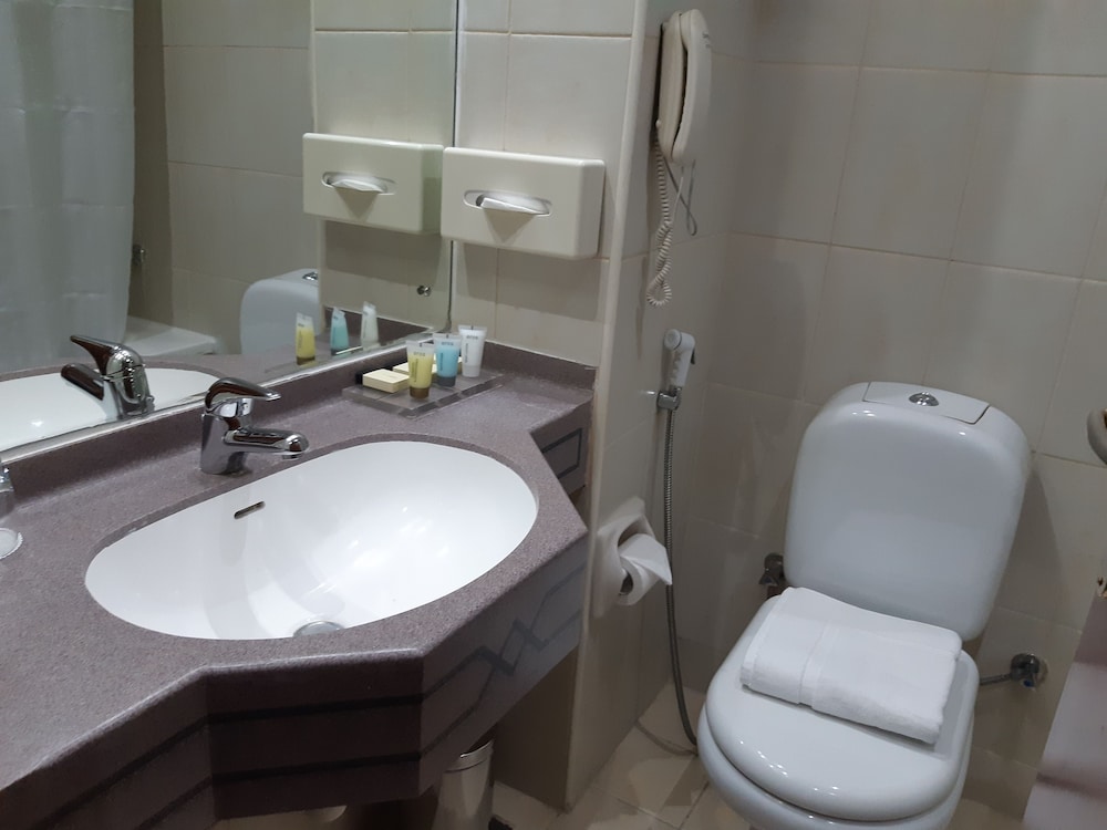 LOTUS GRAND HOTEL 48/50