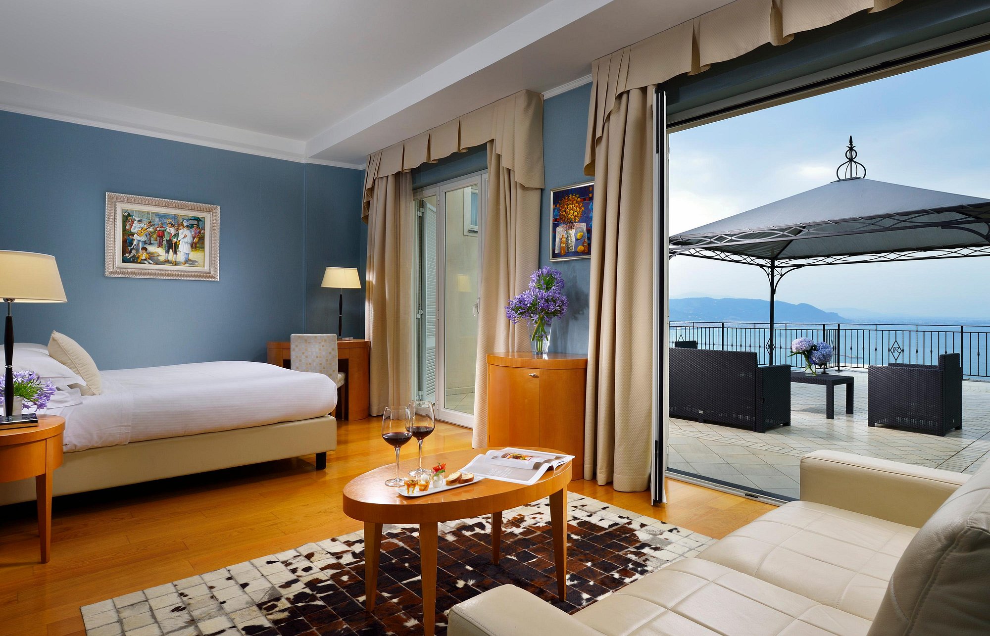 Suite, Single, Lateral Side Sea View
