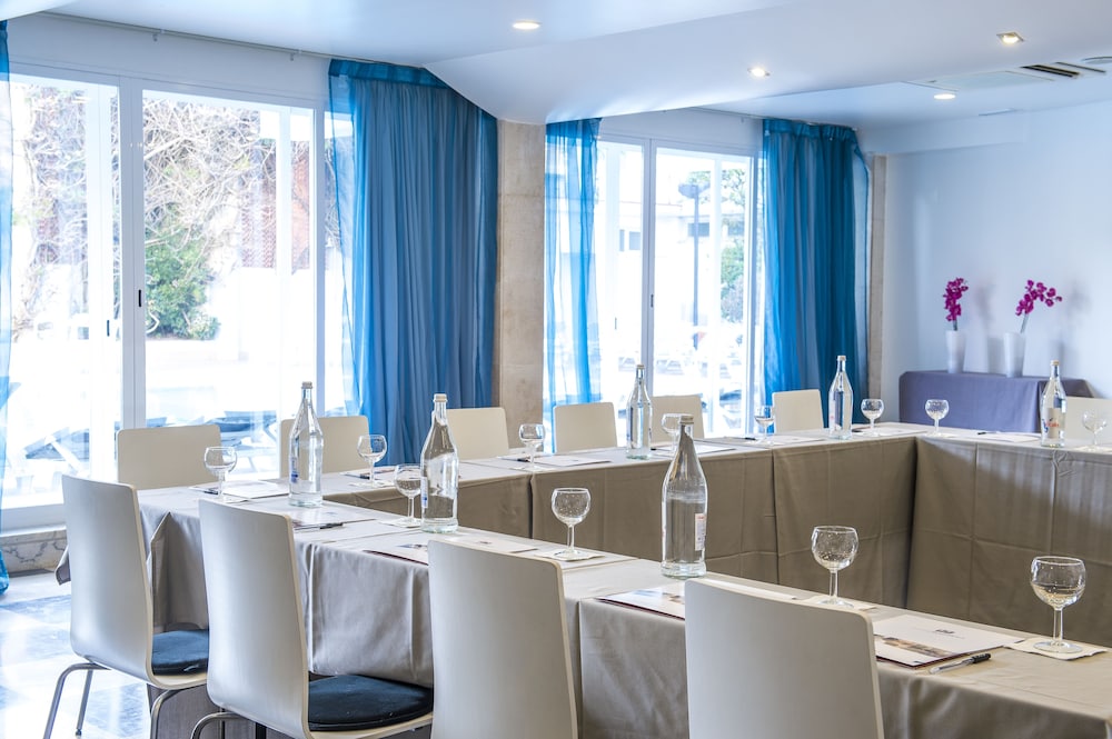 Hotel Londres Estoril 54/67