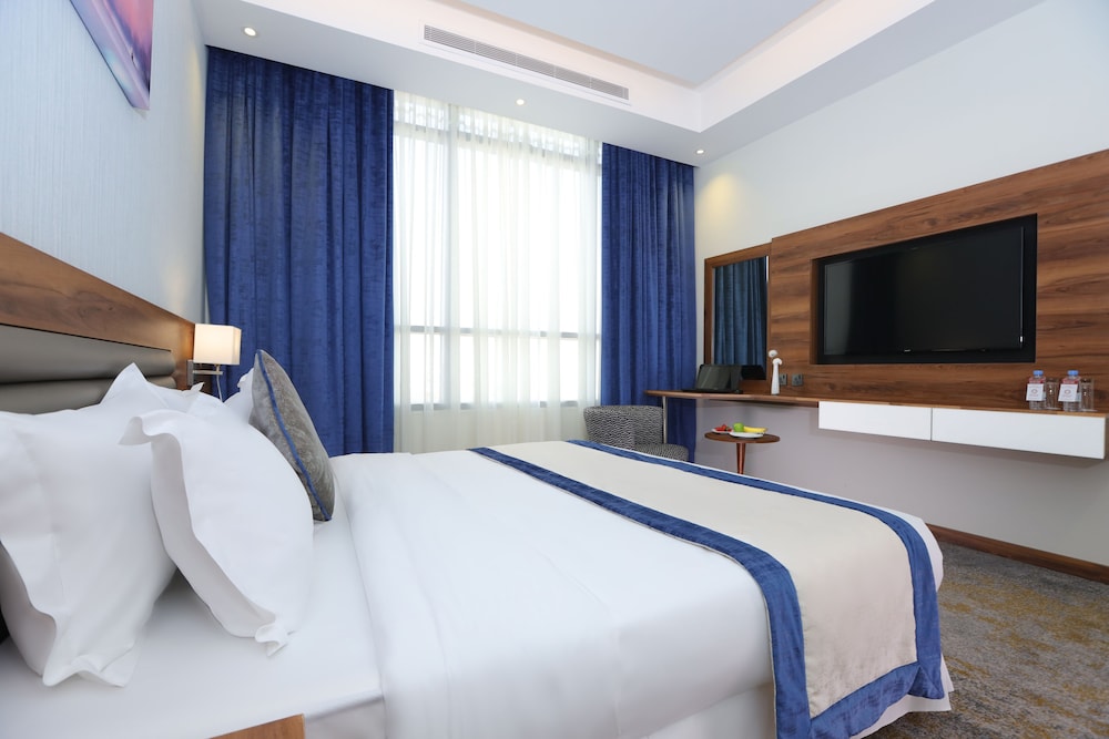 EVA Hotel 4/38
