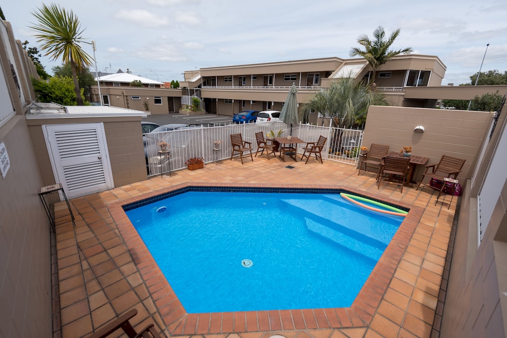 Baywatch Motor Inn 1/41
