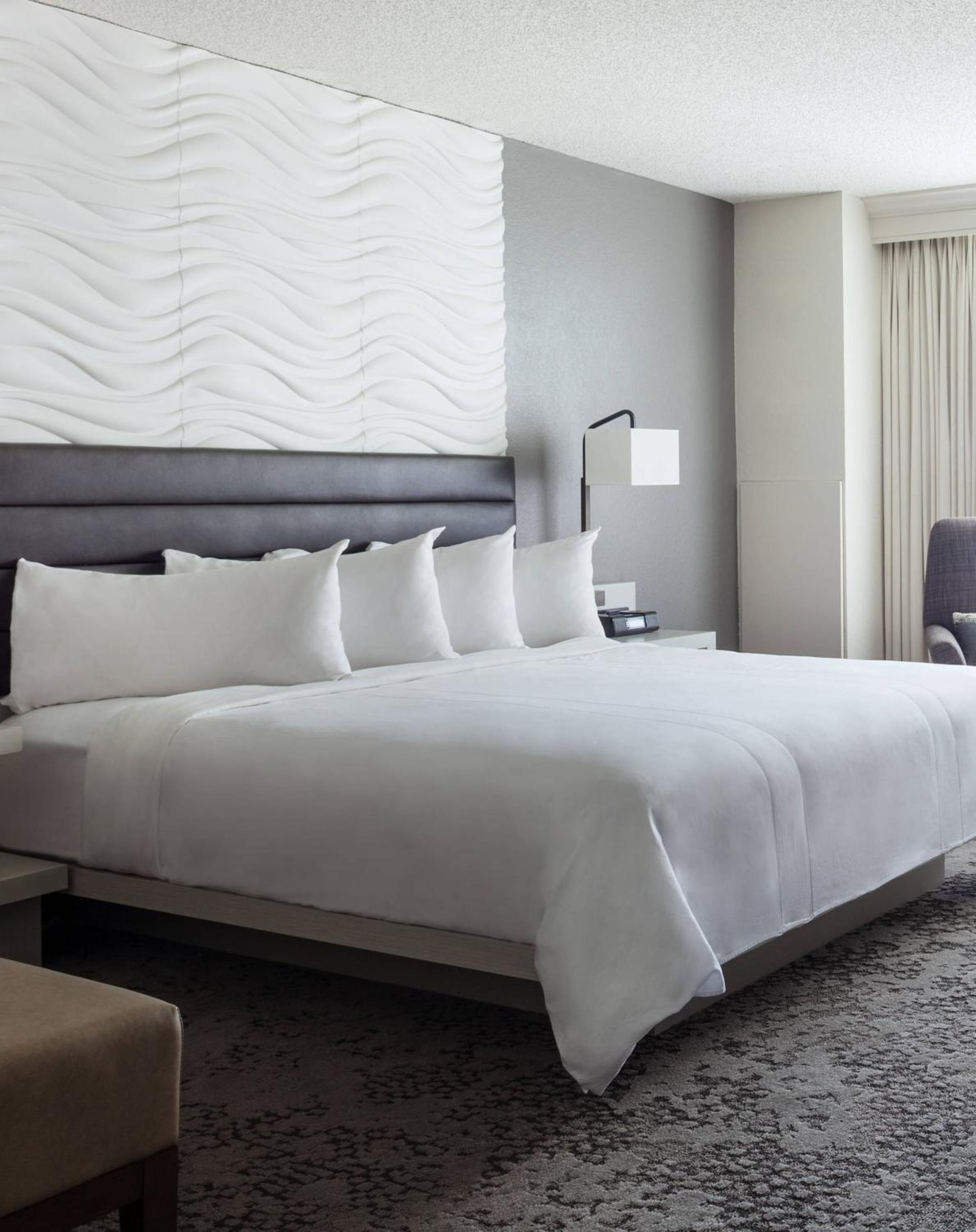Guest Room, King Bed, High Floor, Concierge Level
