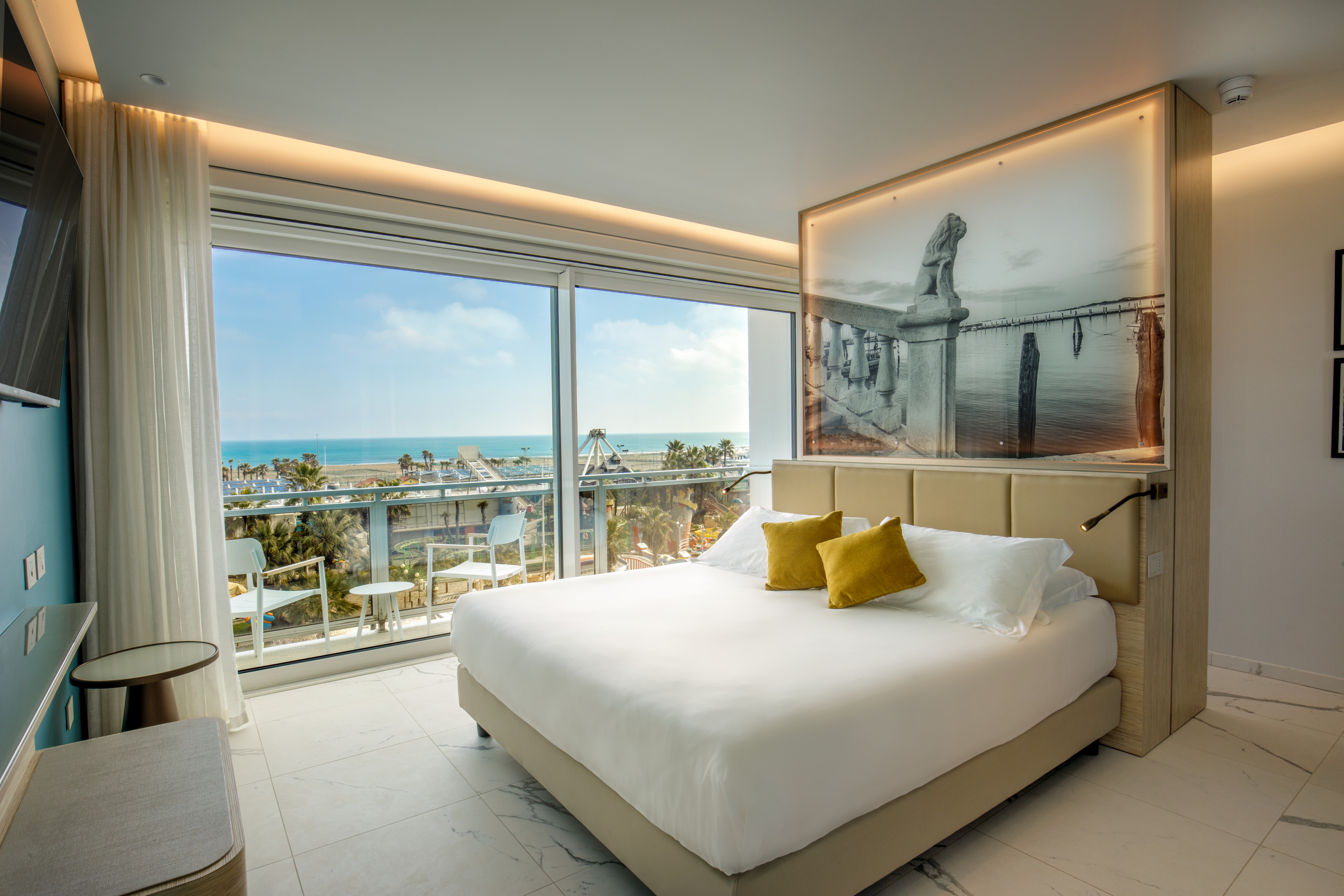Junior Suite, Double Bed, Sea Front