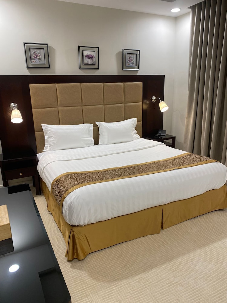 Julanar Alsharq Suites 17/44