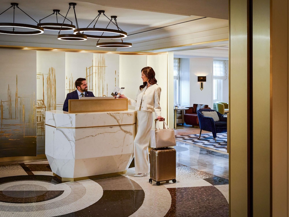 Fairmont Royal York Gold Experience 2/50