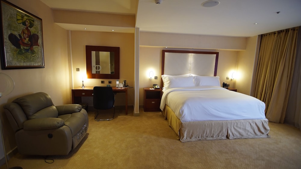 Pearlwort Hotel and Suites 11/45