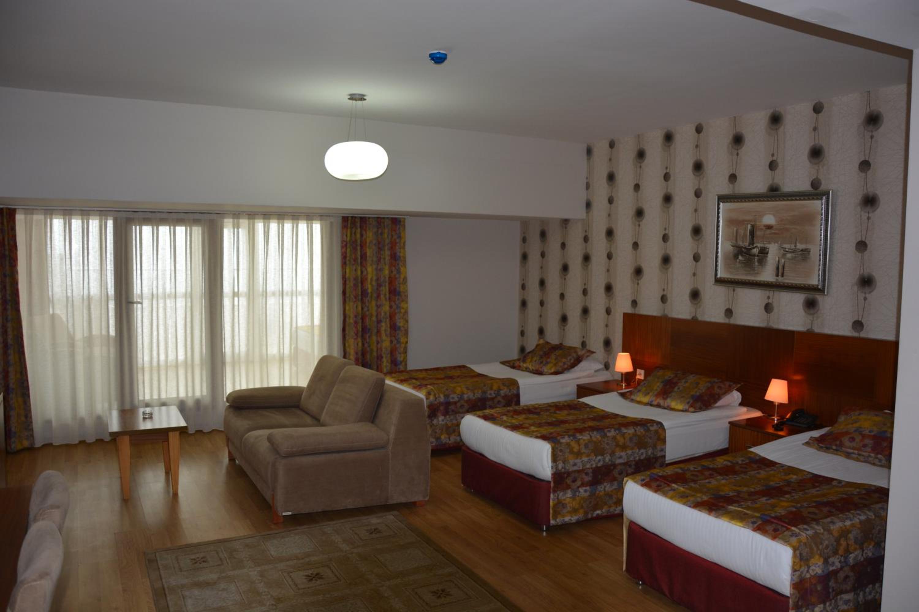 Grand Karot Hotel 38/56