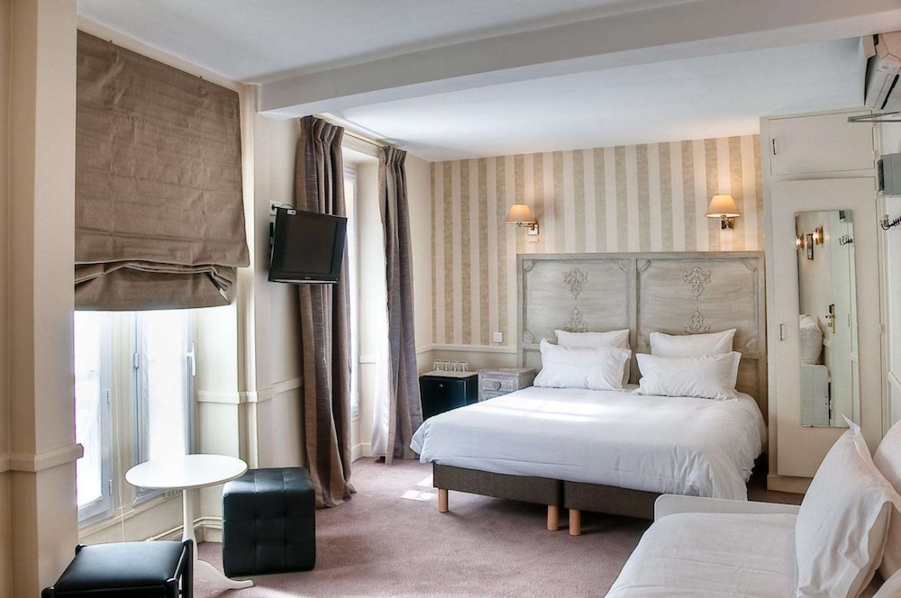 HOTEL DE LA MOTTE PICQUET 18/56
