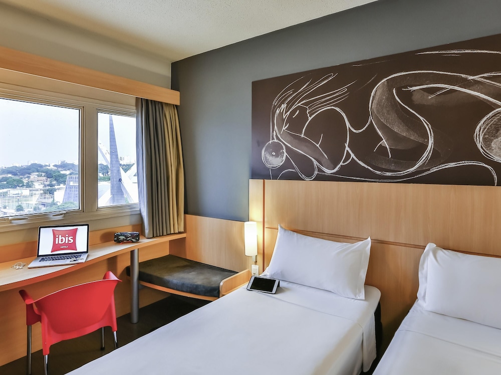 Ibis Goiania 28/64