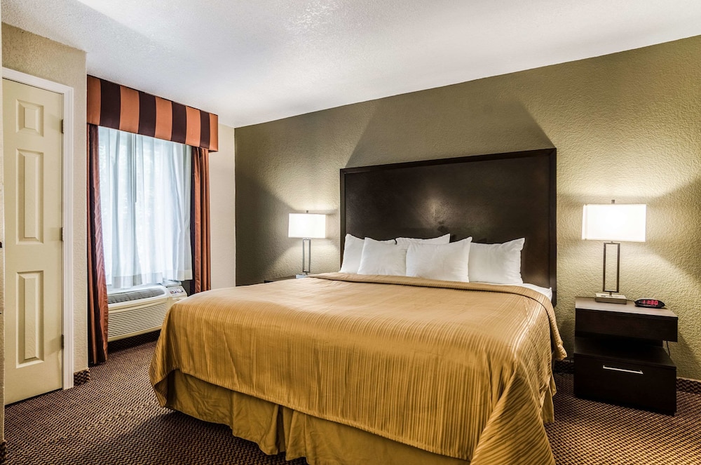 Quality Inn & Suites Winfield 11/44