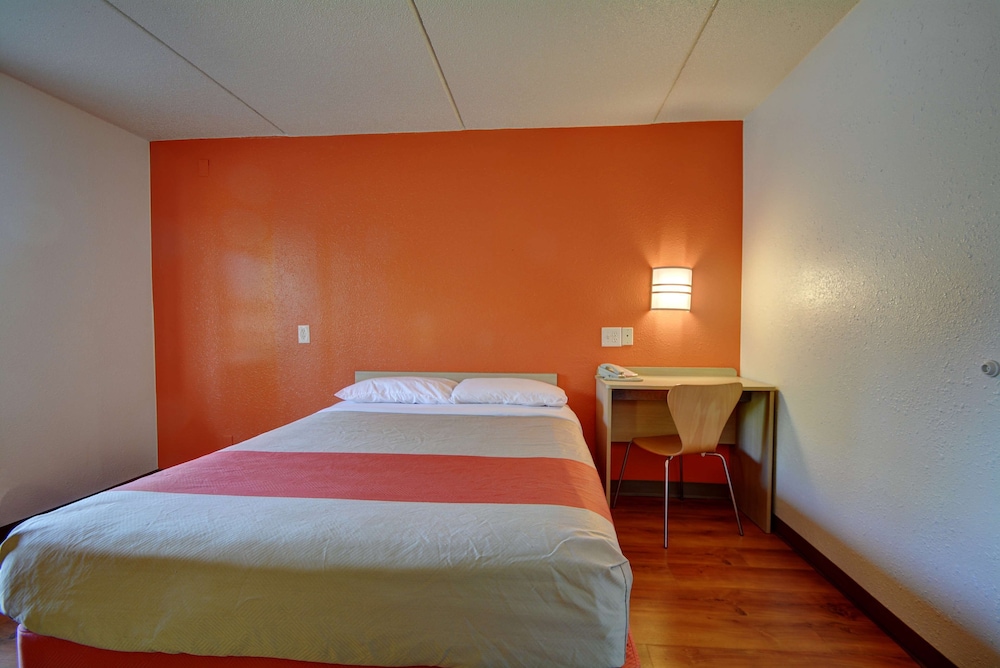 Motel6 Chicopee, MA - Springfield 20/37