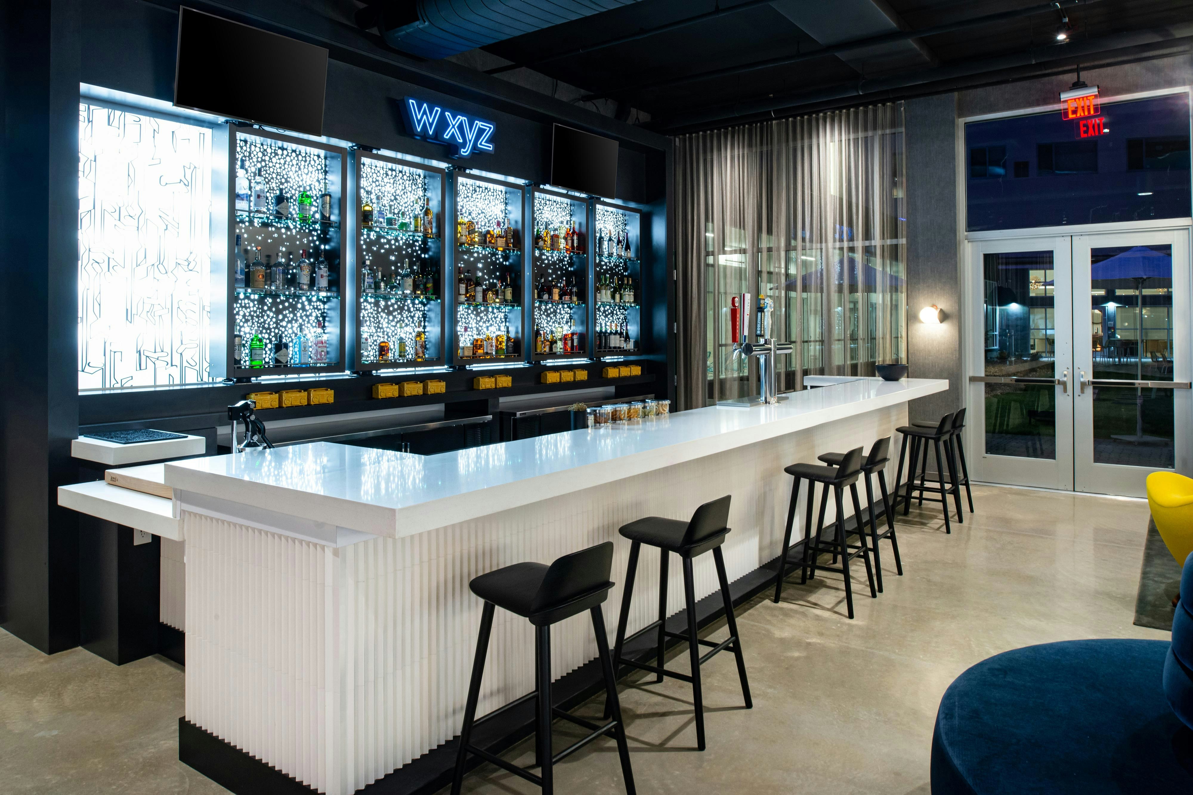 Aloft North Kansas City 23/34