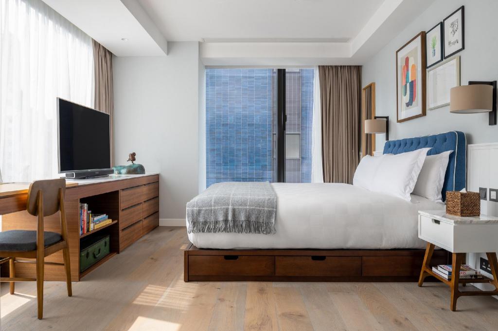 1 Bedroom, Garden, Premium, Apartment, Queen Bed, Partial Harbour View