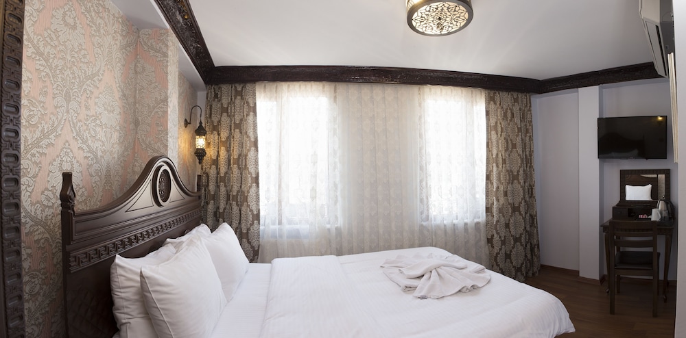 Mytra Hotel 7/50