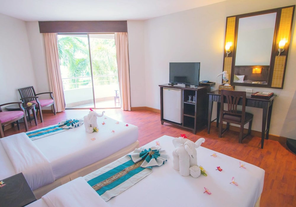 Phi Phi Island Cabana Hotel 29/69