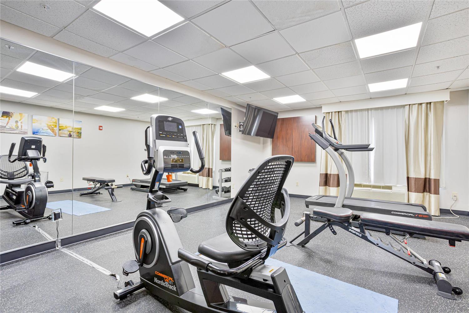 Comfort Inn and Suites Montgomery East Carmichael Rd 24/54