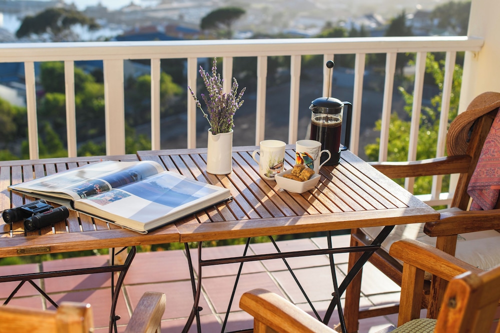 Albatross Guest House 53/68