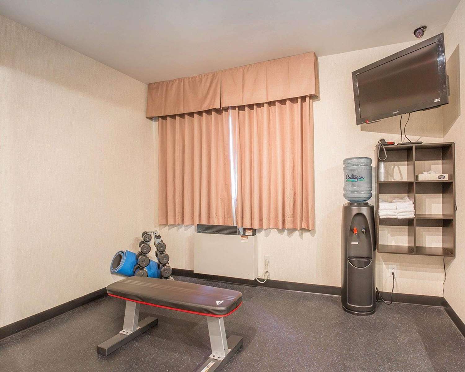 Econo Lodge Taber 10/26
