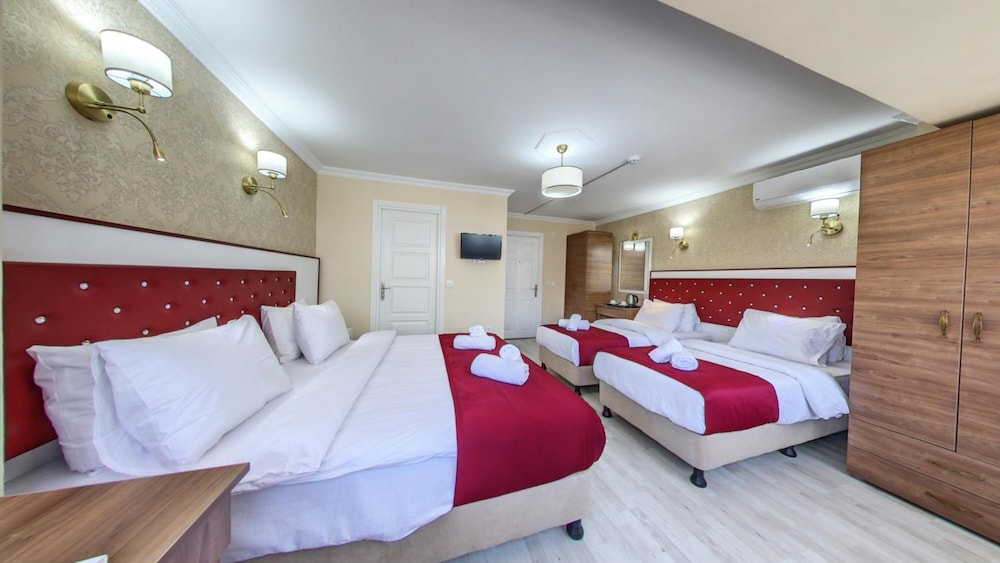 Cihangir Palace Hotel 35/69