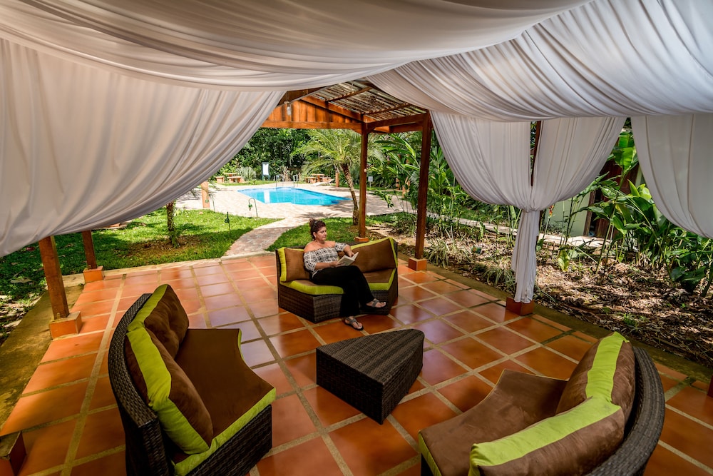 Ara Ambigua Lodge 23/50