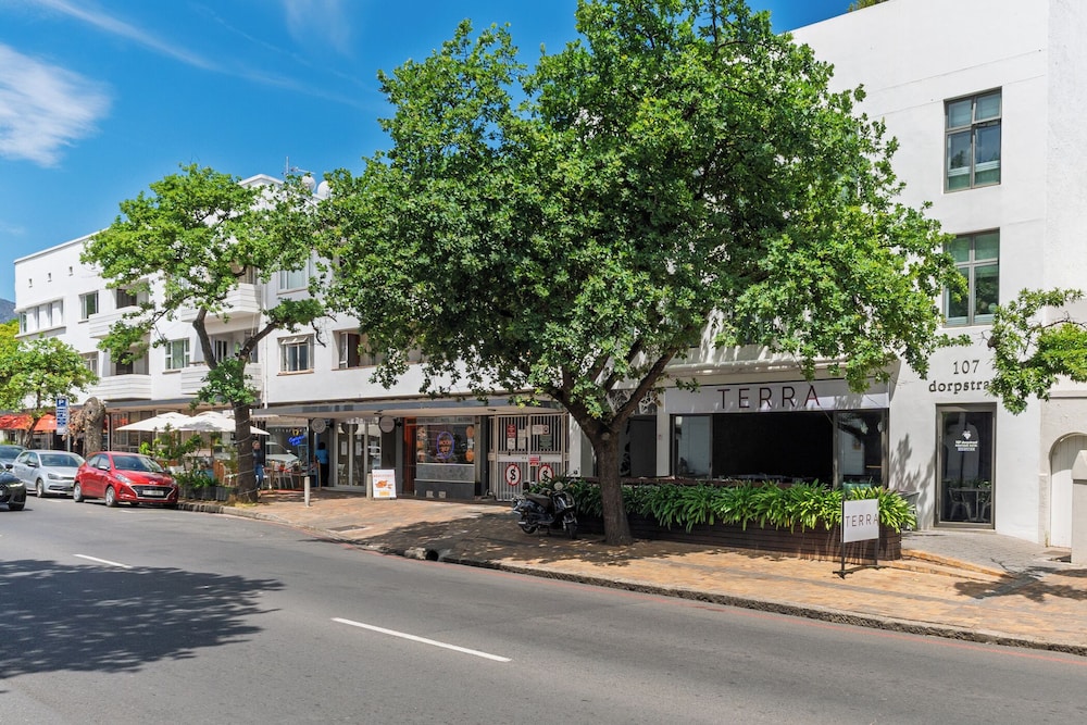 107 Dorpstraat Boutique Hotel 63/70