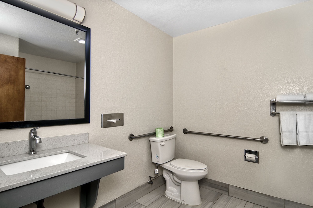 Quality Inn & Suites South San Jose / Morgan Hill 40/42