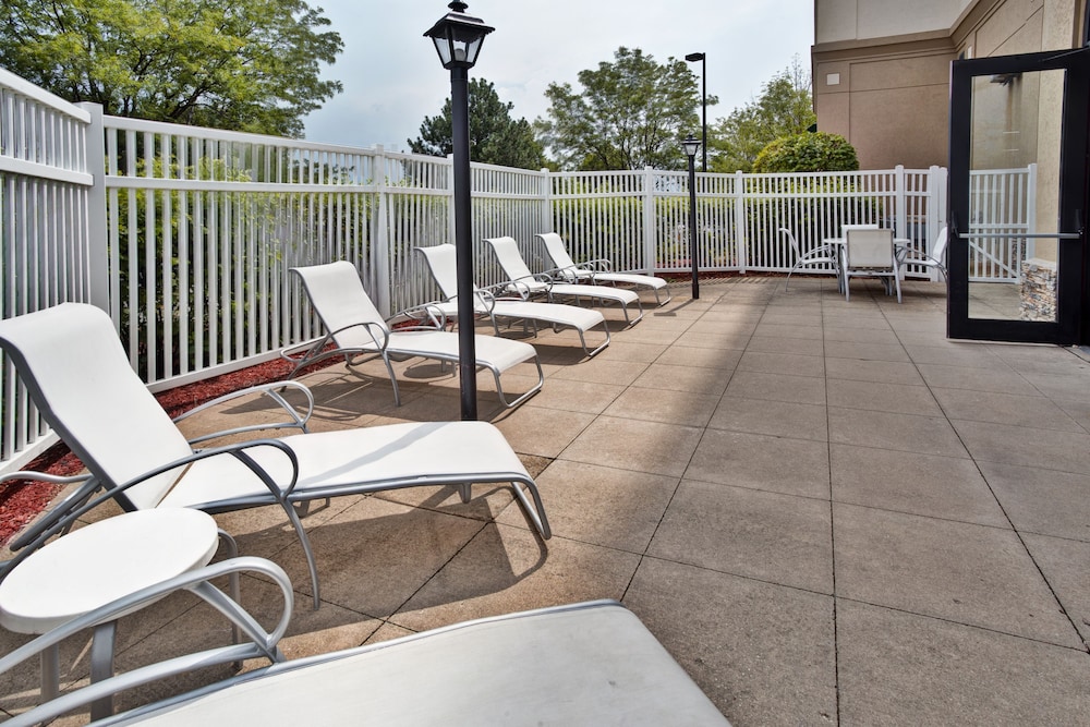 Holiday Inn & Suites Chicago Northwest - Elgin 24/62