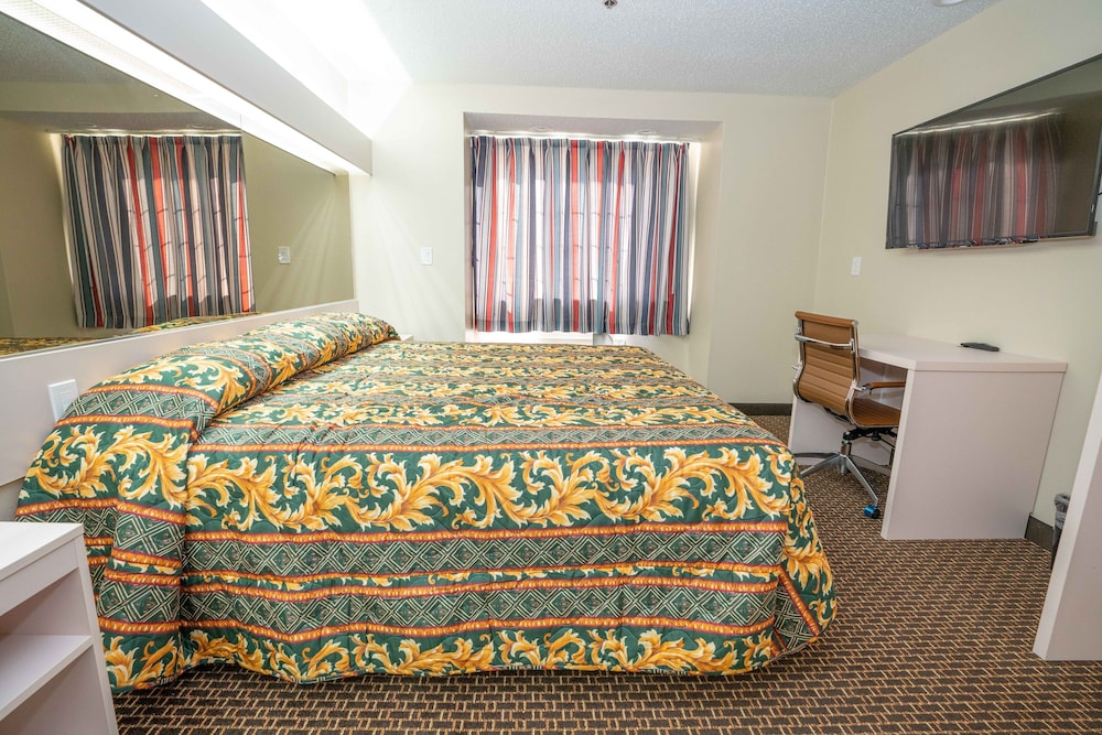 Regency Inn & Suites DFW 13/36