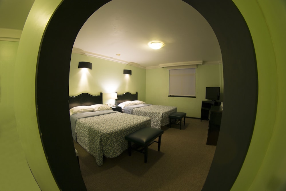 Hotel Leon 11/57