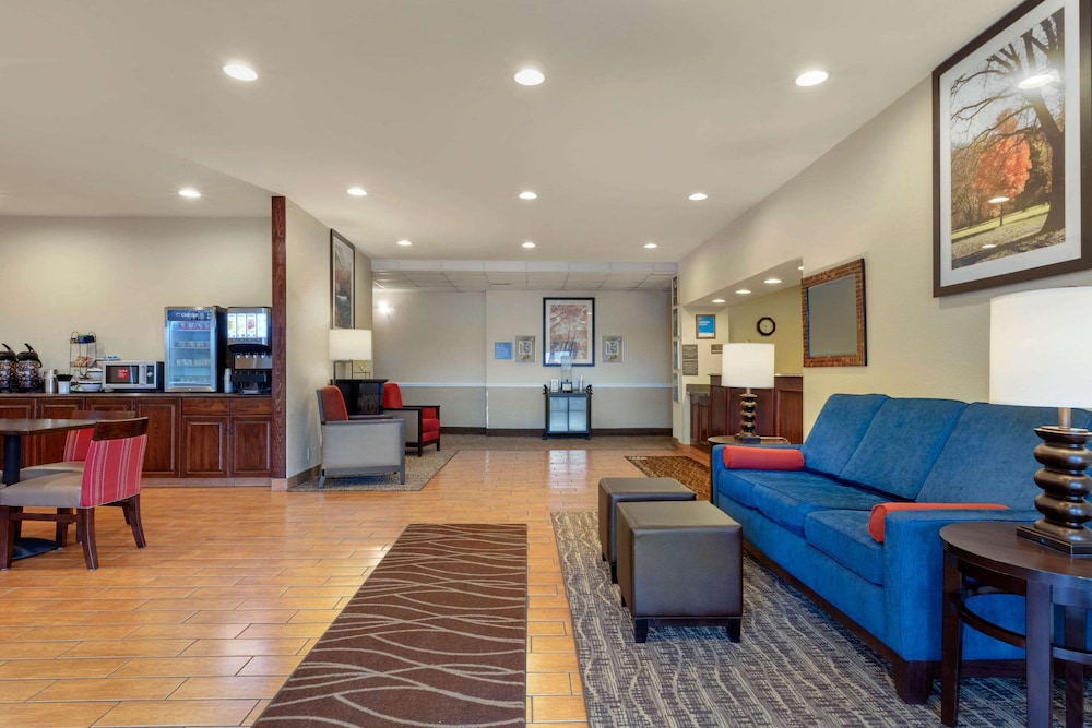 Comfort Inn Willow Springs 24/31