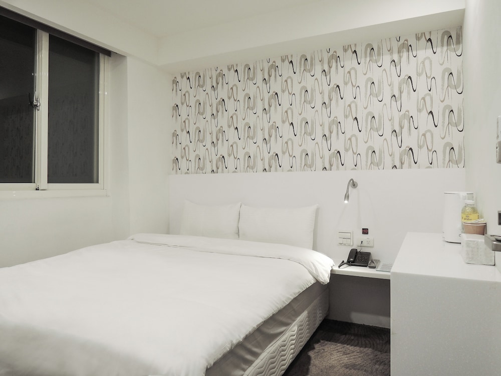 STANDARD, DOUBLE BED, NO WINDOW