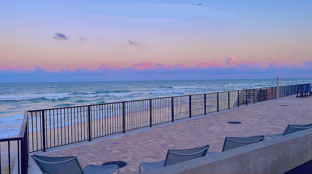 La Bella Oceanfront Inn 42/50