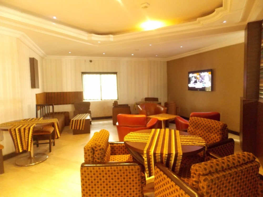 Thornberry Savannah Suite Hotel 23/32
