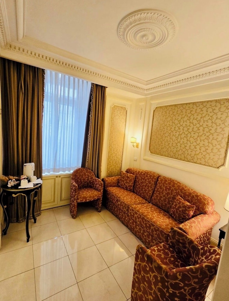 Hotel Champagne Palace 49/67
