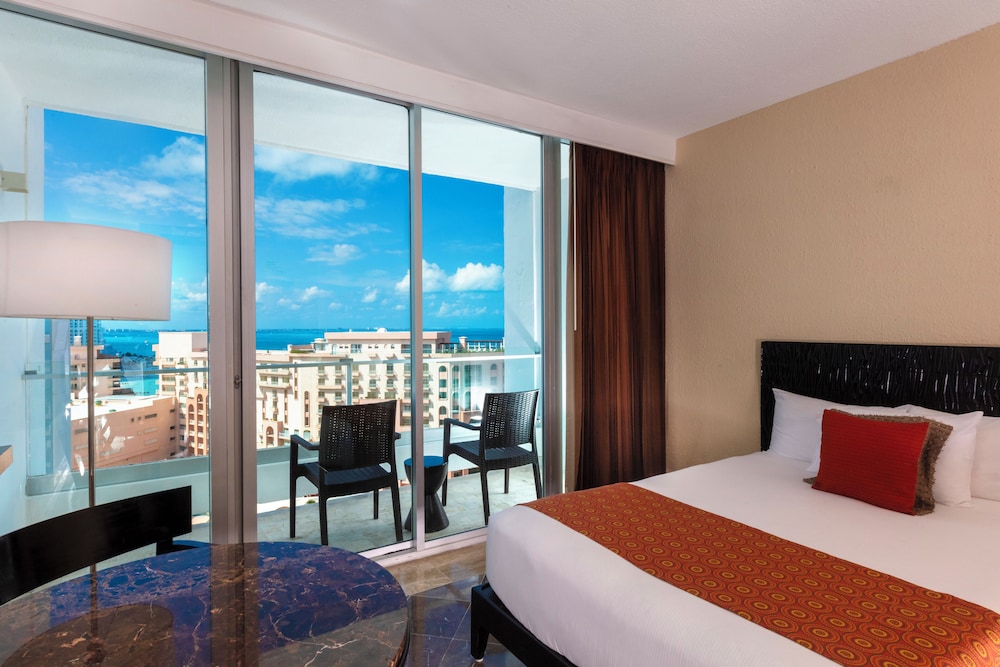 Krystal Grand Cancun All Inclusive 11/50