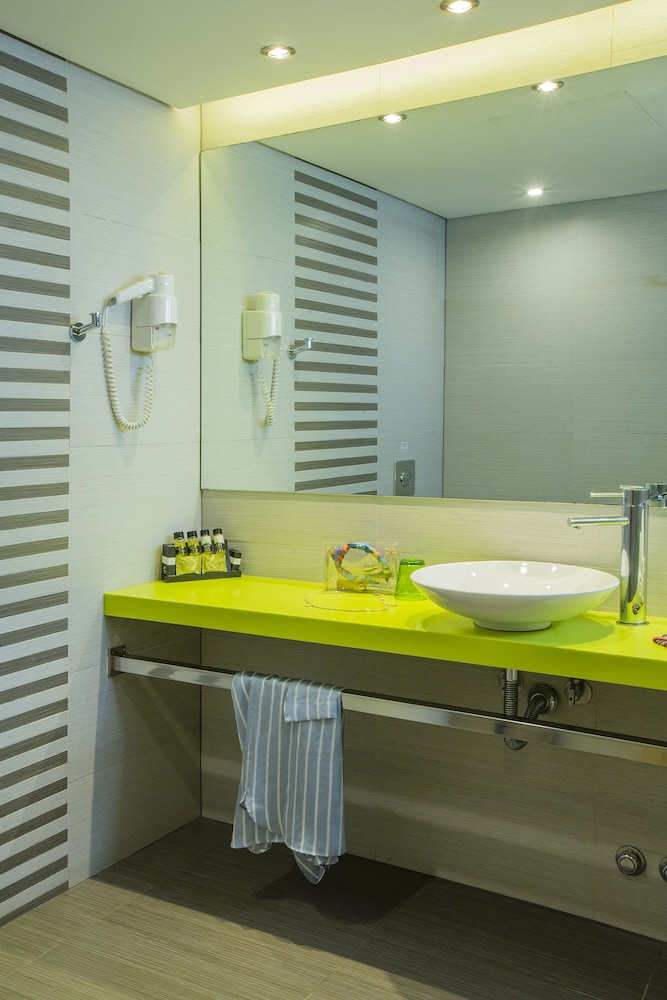 Novus City Hotel 34/38