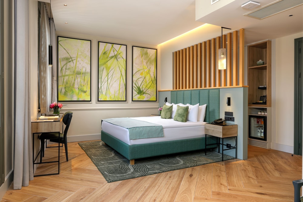 Pera, Premium, Deluxe, King Bed, Balcony