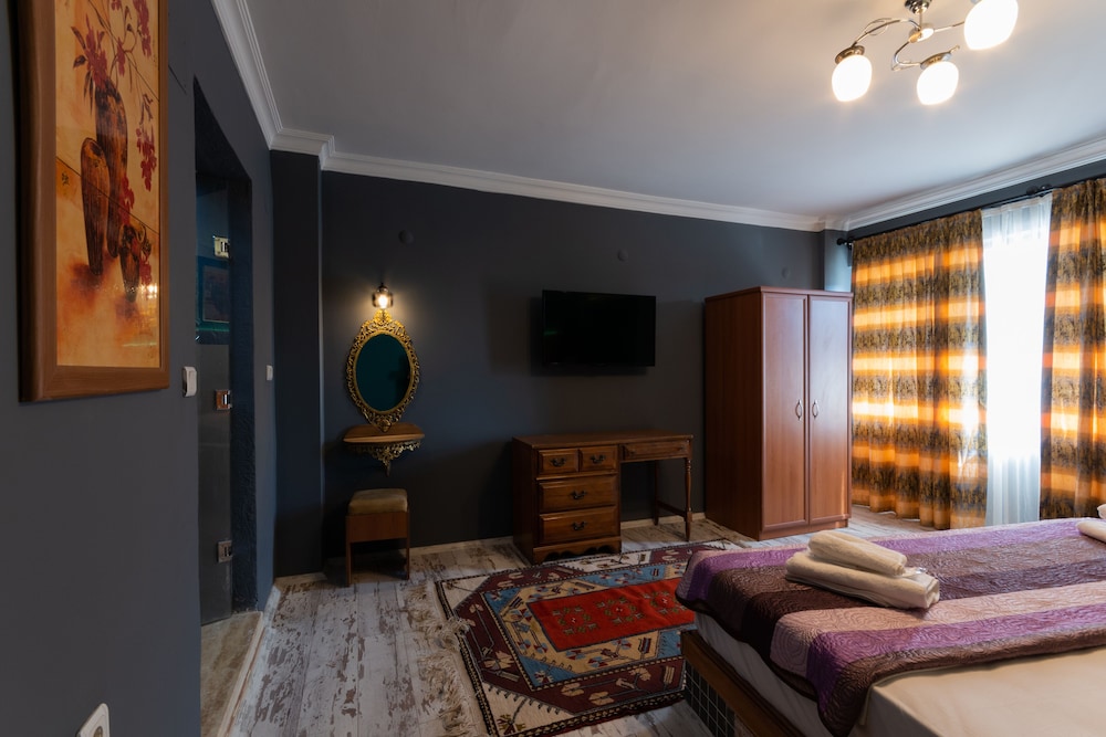 Rebetika Hotel 50/67