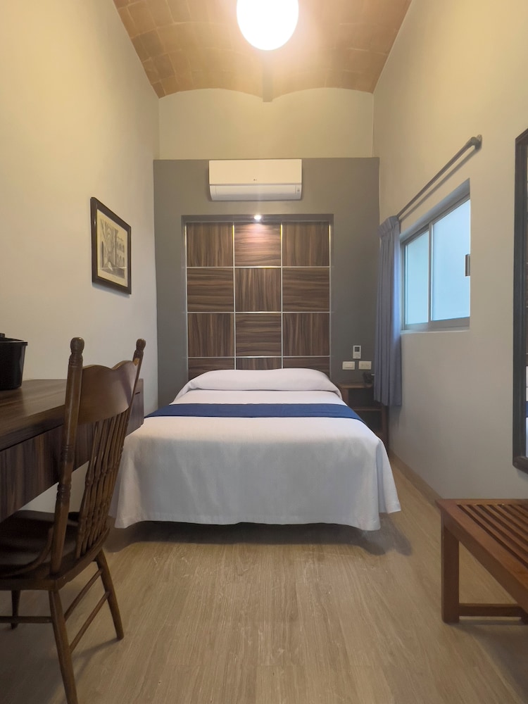 Hotel Principal 14/49